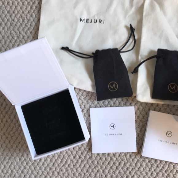 Mejuri boxes and bags - Picture 2 of 3